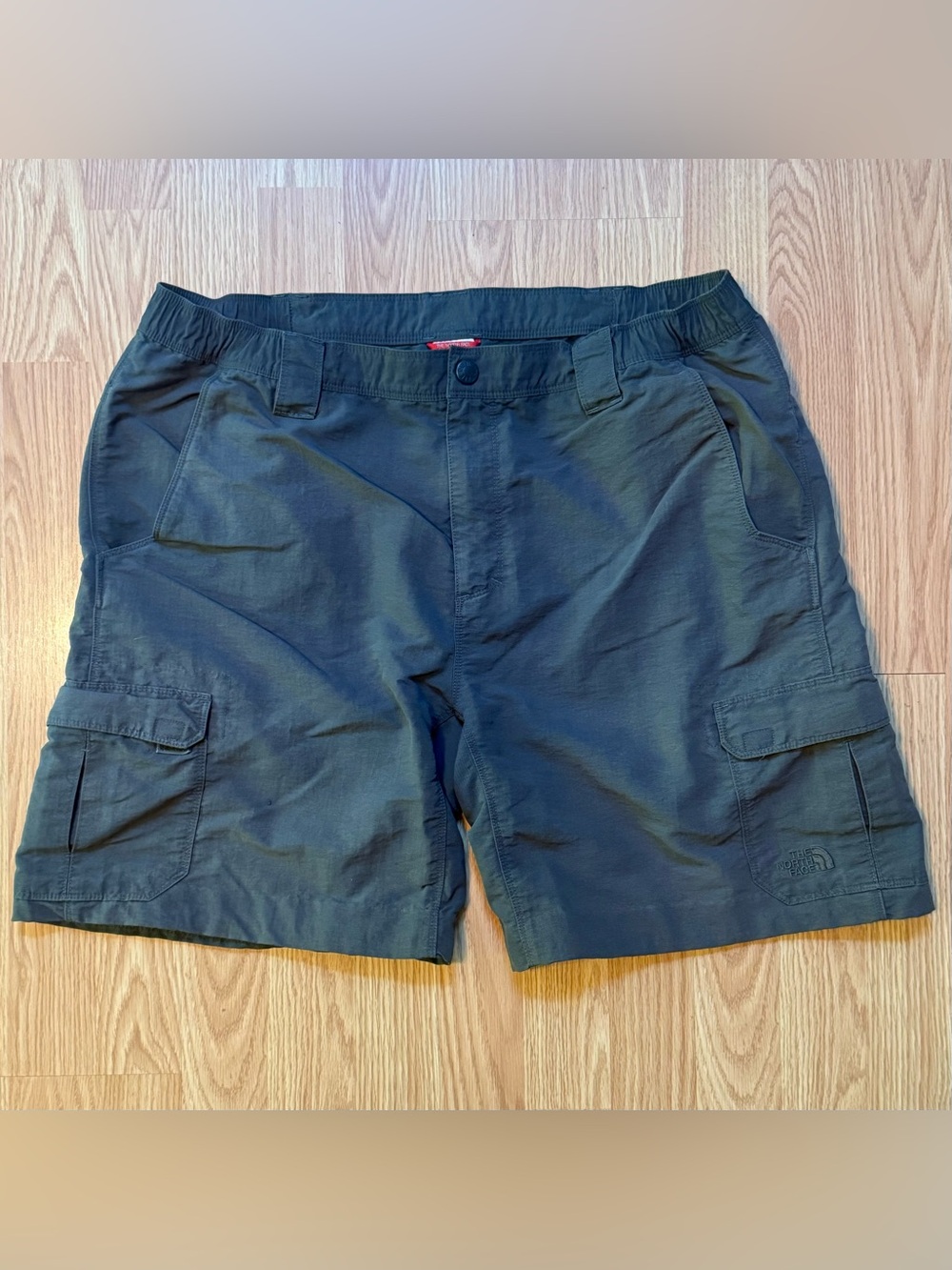 The North Face Cargo Hiking Shorts Mens Large Dark Gray Nylon Outdoor